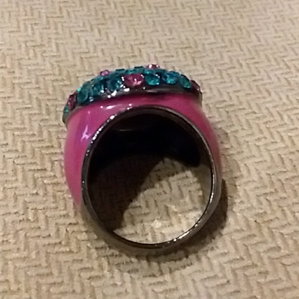 Ring - Picture 3 of 3